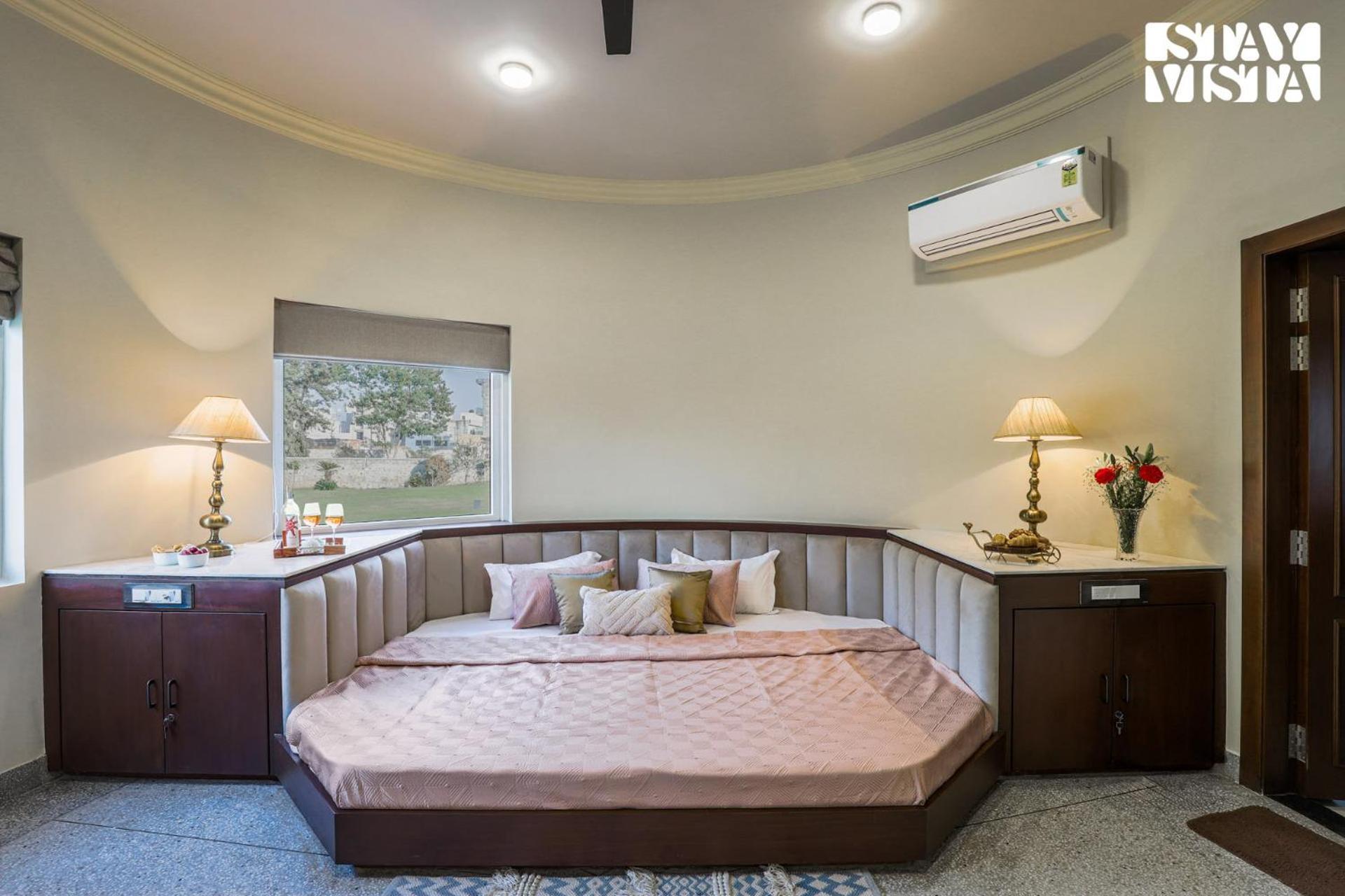 Stayvista'S Mystic Castle With Terrace, Swimming Pool, Lawn With Gazebo Jaipur Eksteriør bilde