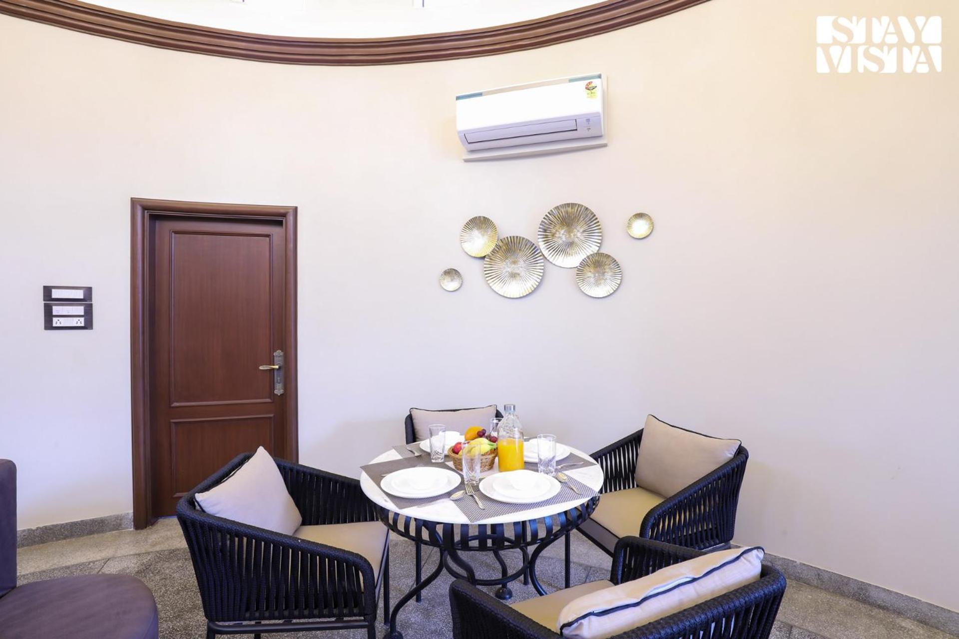 Stayvista'S Mystic Castle With Terrace, Swimming Pool, Lawn With Gazebo Jaipur Eksteriør bilde