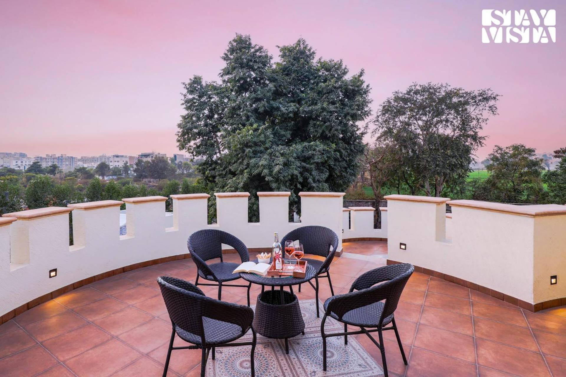 Stayvista'S Mystic Castle With Terrace, Swimming Pool, Lawn With Gazebo Jaipur Eksteriør bilde